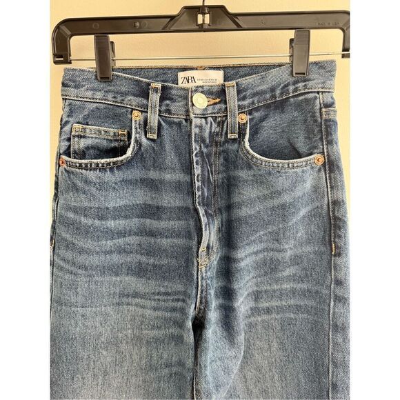 Zara Straight Leg Raw Hem Dark Denim Jeans, Size 0 - Picture 5 of 9